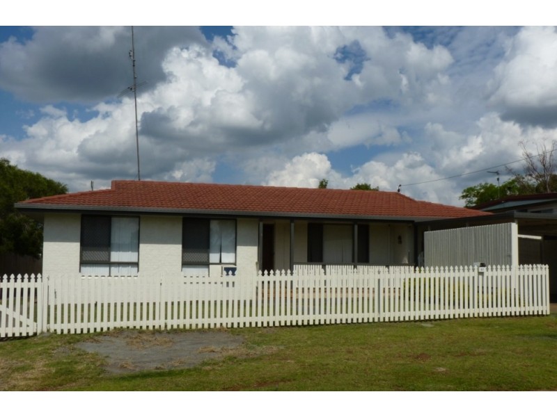 92  Proposch Street, Oakey QLD 4401