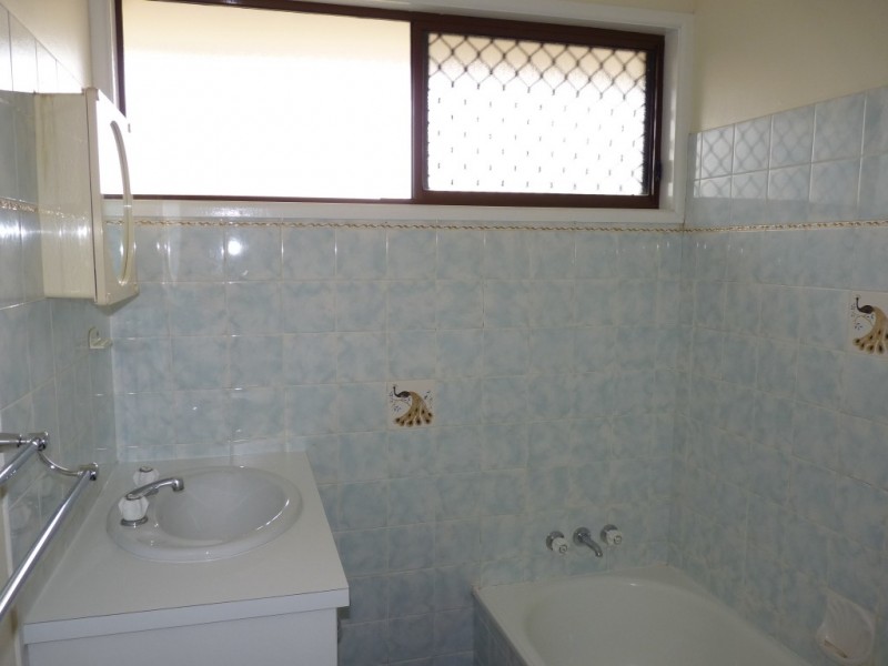 92  Proposch Street, Oakey QLD 4401