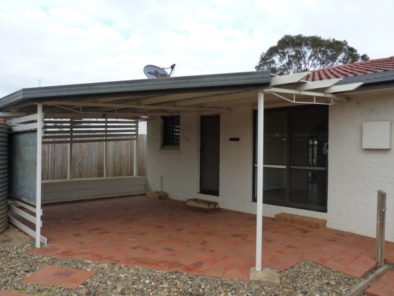 92  Proposch Street, Oakey QLD 4401