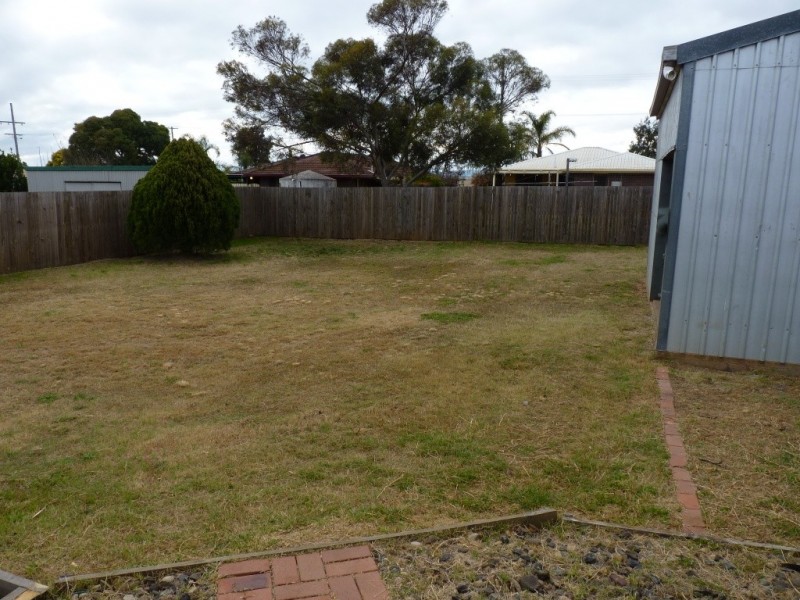 92  Proposch Street, Oakey QLD 4401