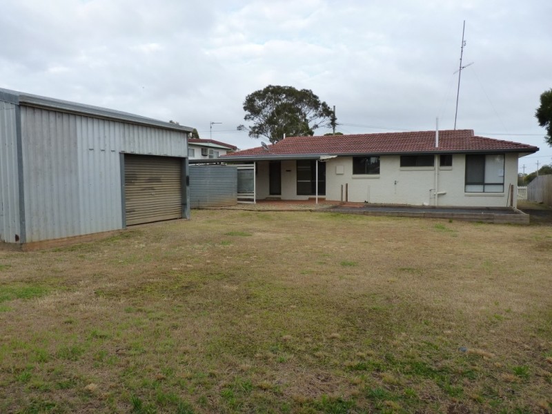 92  Proposch Street, Oakey QLD 4401