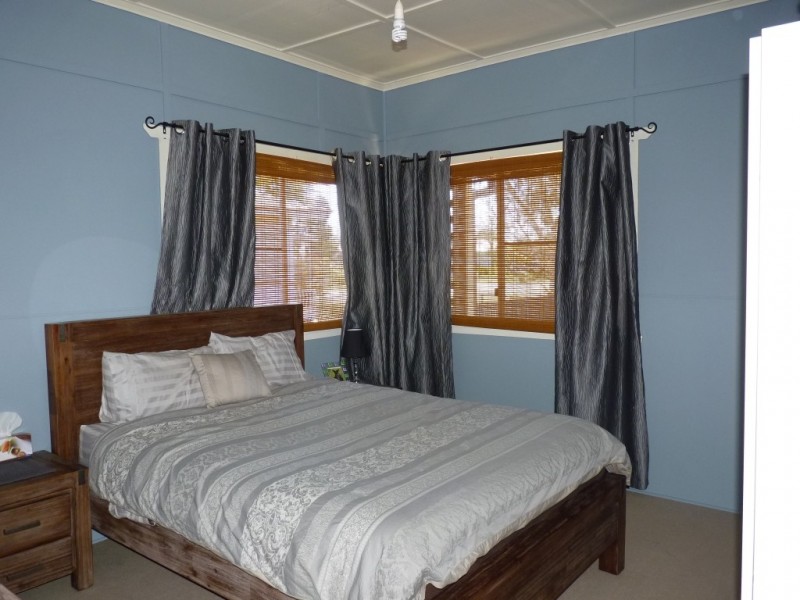 9 McDonald Street, Oakey QLD 4401