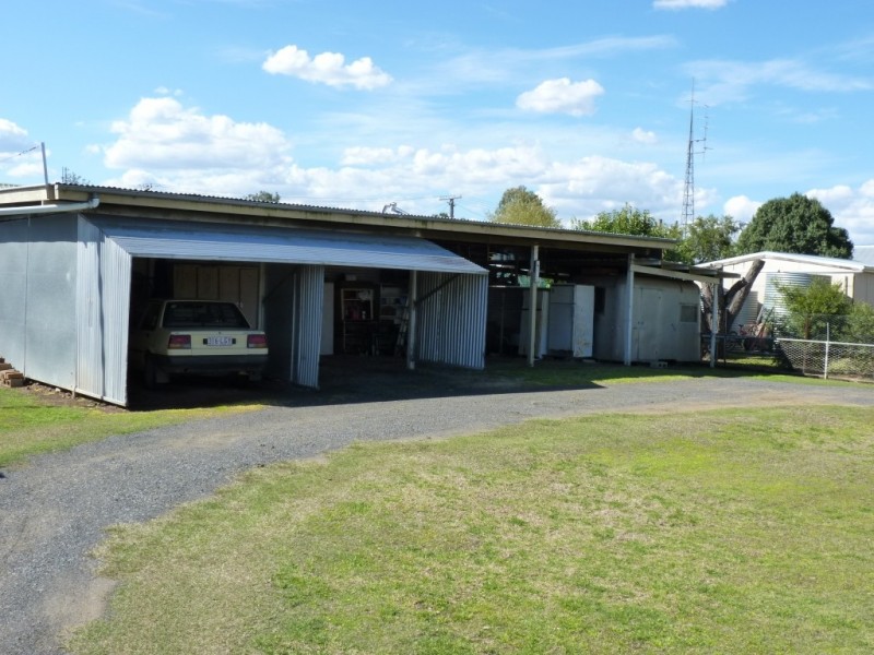 24 Cherry Street, Oakey QLD 4401