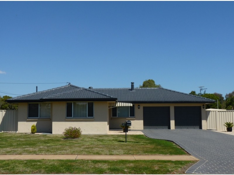 2 Delray Street, Oakey QLD 4401