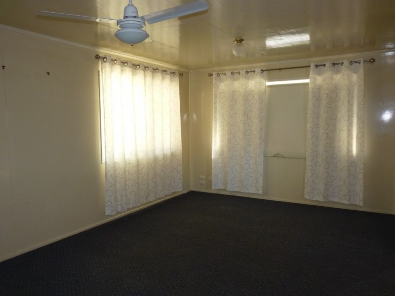 10 King Street, Oakey QLD 4401