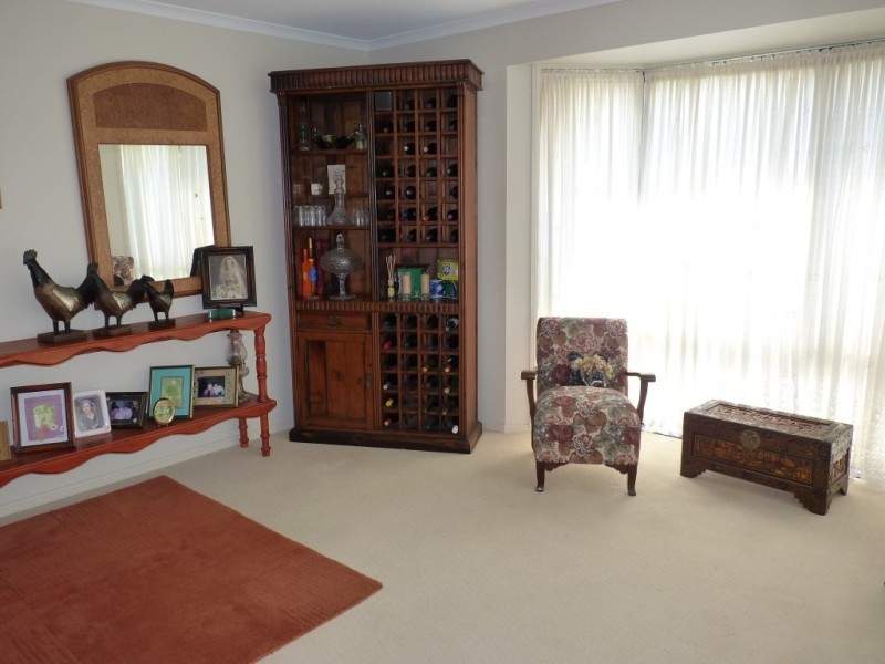 11 Langton Crescent, Oakey QLD 4401