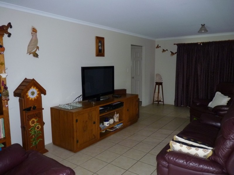 11 Langton Crescent, Oakey QLD 4401