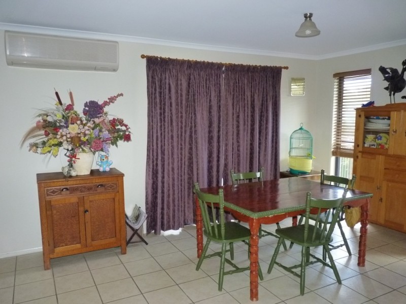 11 Langton Crescent, Oakey QLD 4401