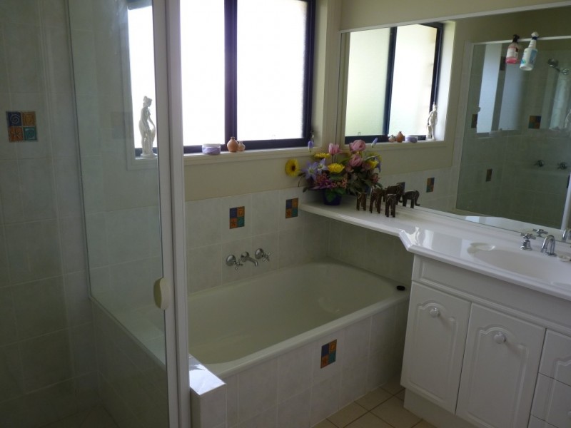 11 Langton Crescent, Oakey QLD 4401