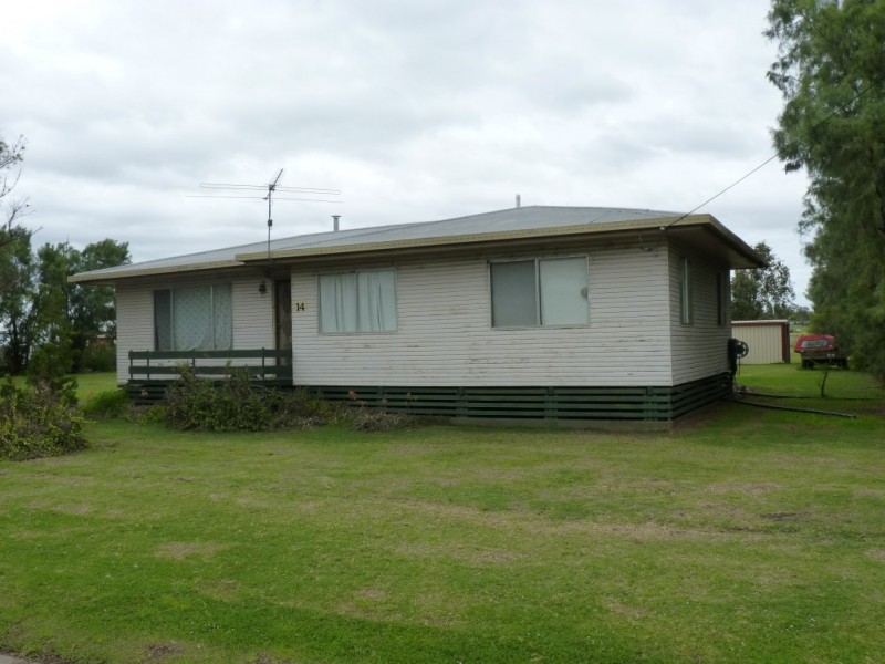 14  Earl Street, Jondaryan QLD 4403