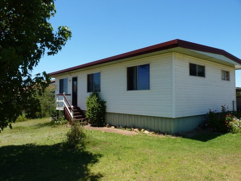 90 Proposch Street, Oakey QLD 4401