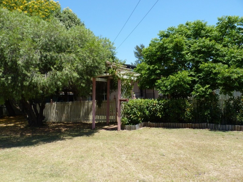 5 King Street, Oakey QLD 4401