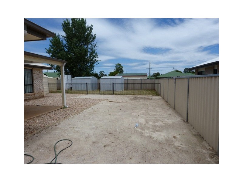 23 Berghofer Drive, Oakey QLD 4401