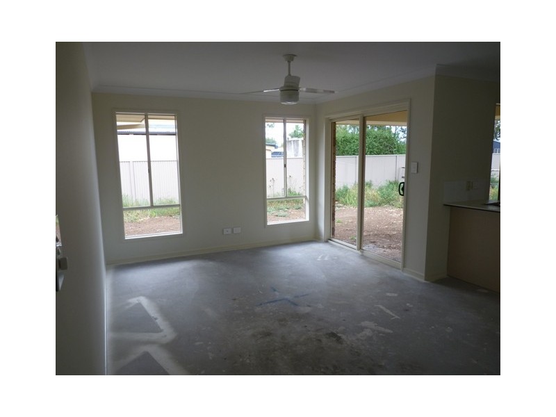 21 Donely Street, Oakey QLD 4401