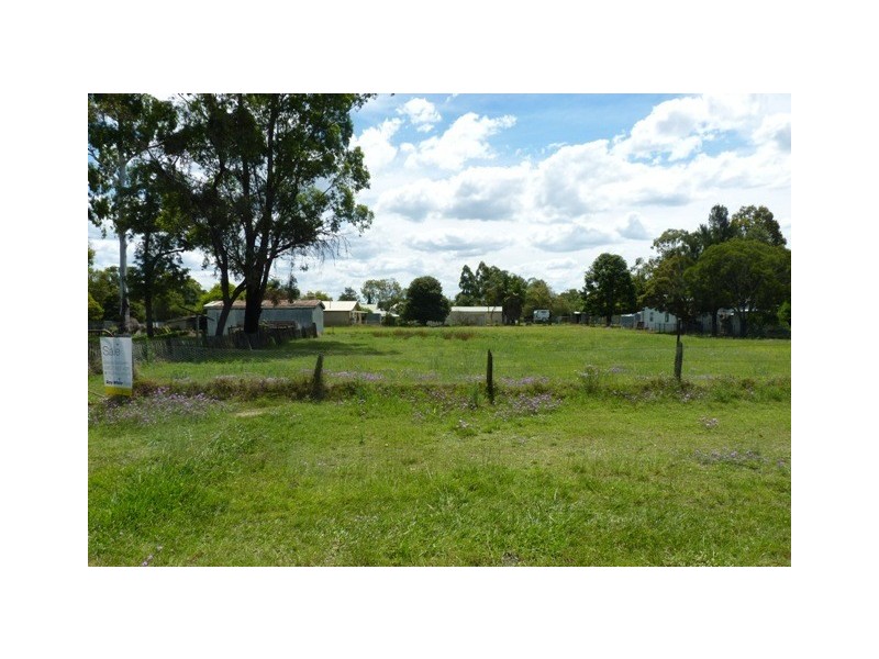 14 Mason Street, Oakey QLD 4401