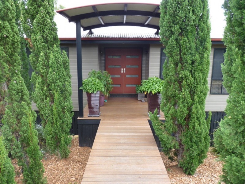 10 Jackson Close, Highfields QLD 4352