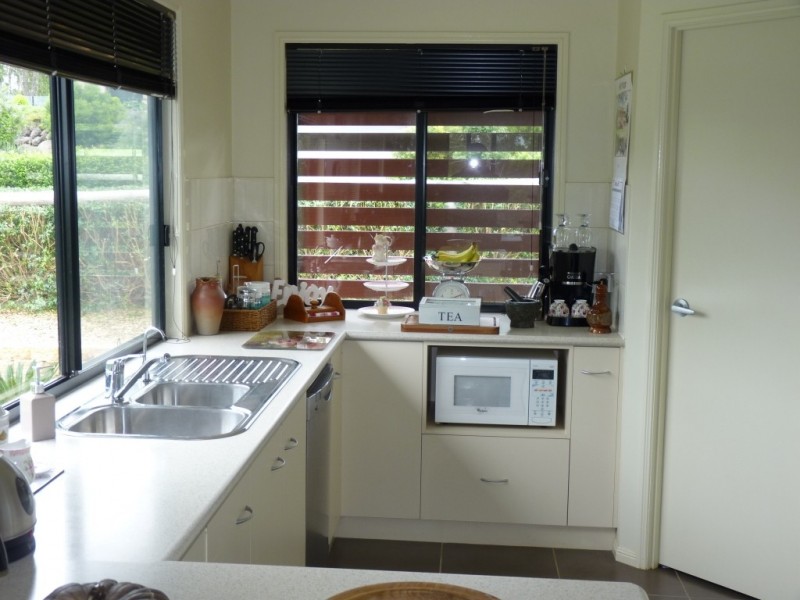 10 Jackson Close, Highfields QLD 4352