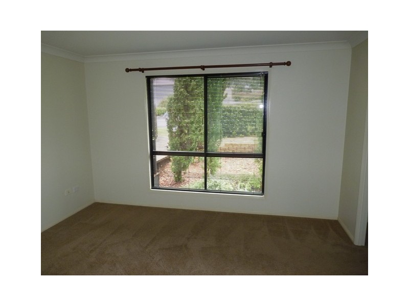 10 Jackson Close, Highfields QLD 4352