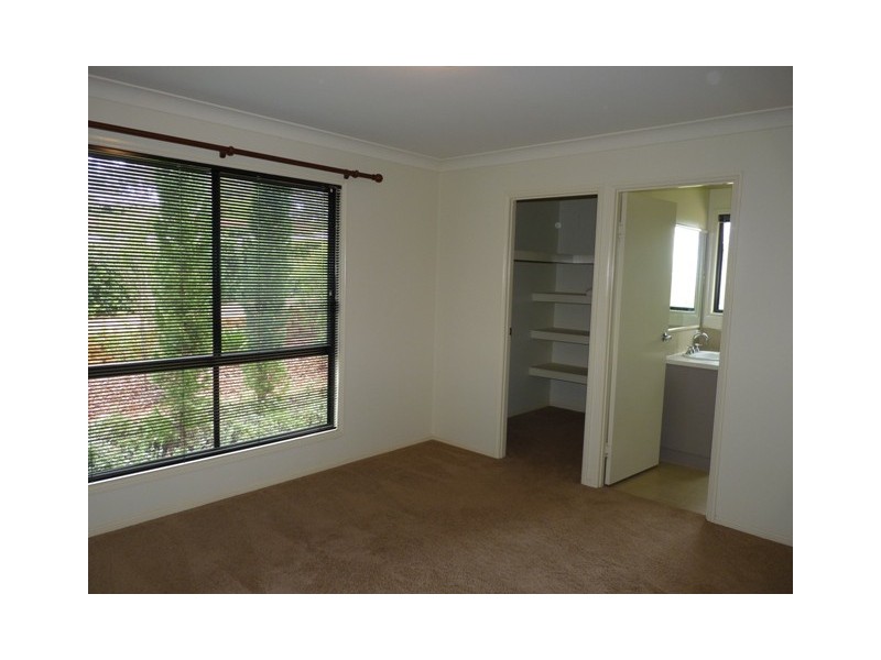 10 Jackson Close, Highfields QLD 4352