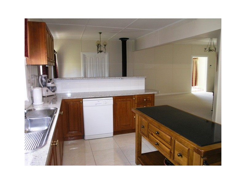 42 Toowoomba Road, Oakey QLD 4401