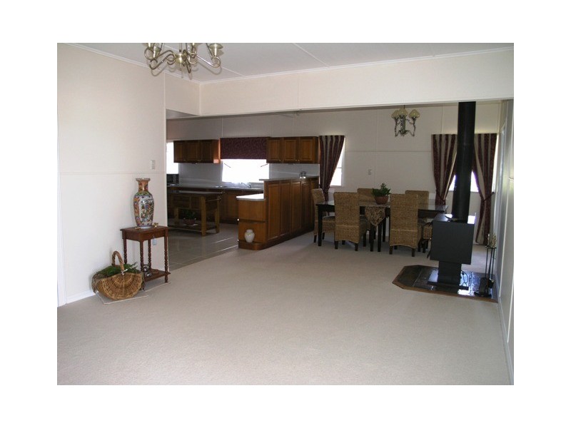 42 Toowoomba Road, Oakey QLD 4401