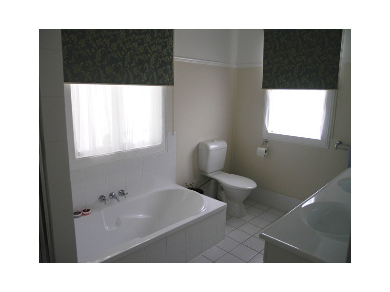 42 Toowoomba Road, Oakey QLD 4401