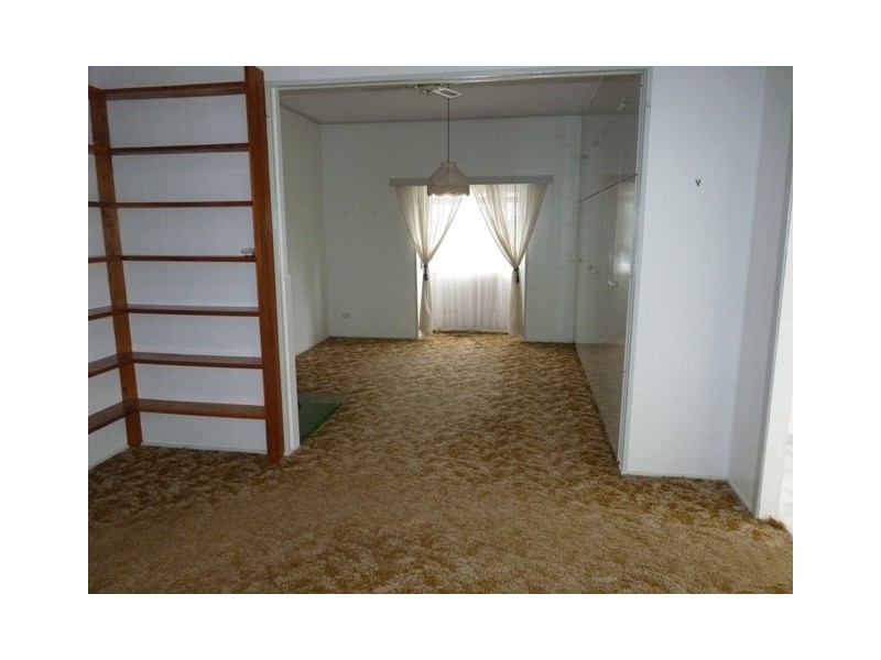 64 Geraghty Street, Cecil Plains QLD 4407