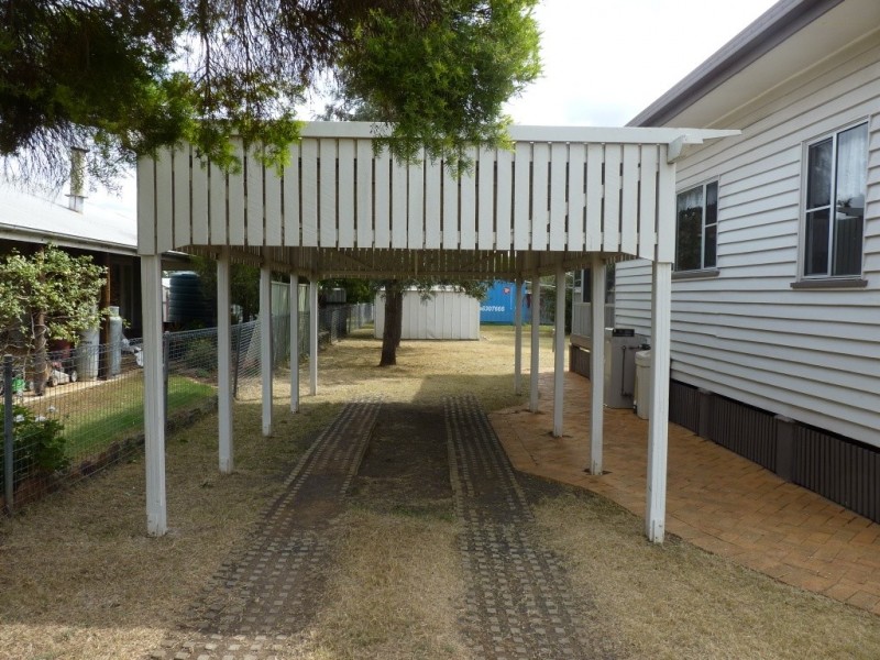 38 Desmond Lane, Oakey QLD 4401