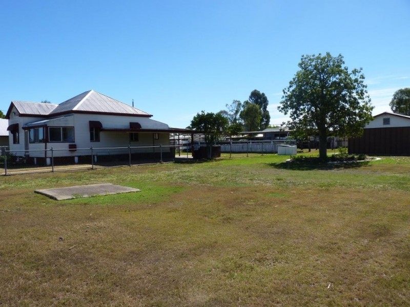 32 Davidson Street, Oakey QLD 4401
