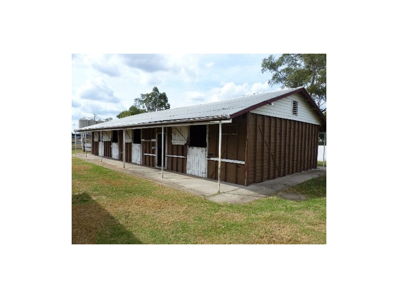 32 Davidson Street, Oakey QLD 4401