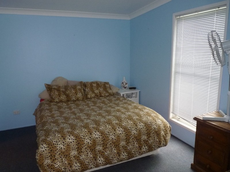 15 LOUTTIT CT, Gowrie Mountain QLD 4350