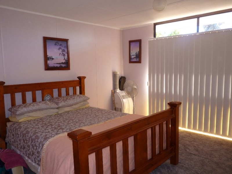 4 Bauer Street, Oakey QLD 4401