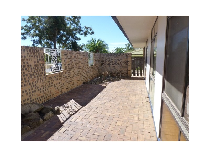 4 Bauer Street, Oakey QLD 4401
