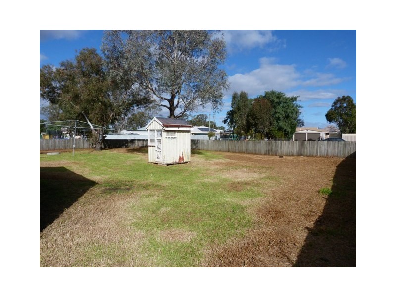 17 Rome Street, Oakey QLD 4401