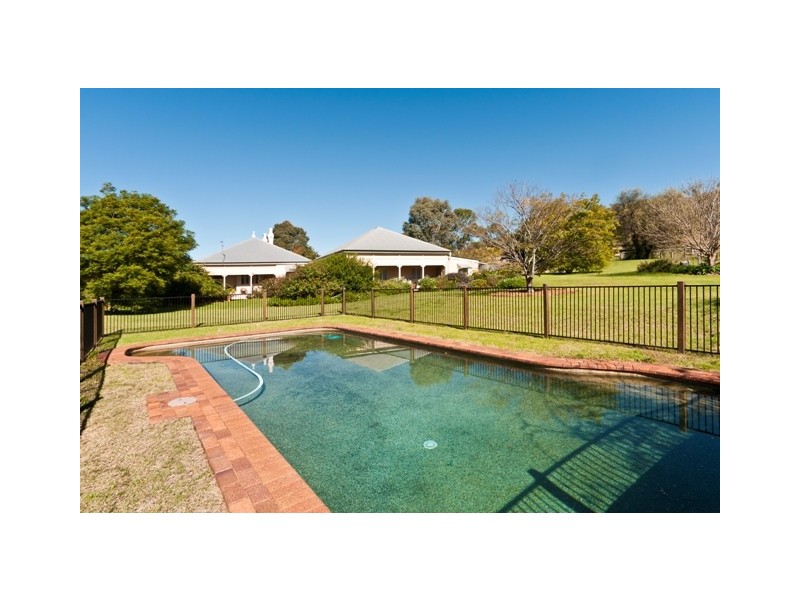 937 Cambooya Felton Road, Cambooya QLD 4358