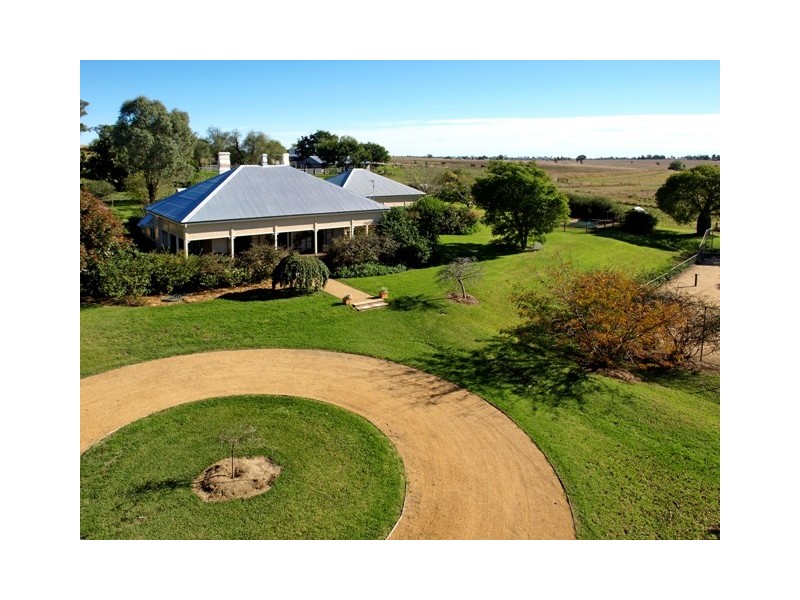 937 Cambooya Felton Road, Cambooya QLD 4358