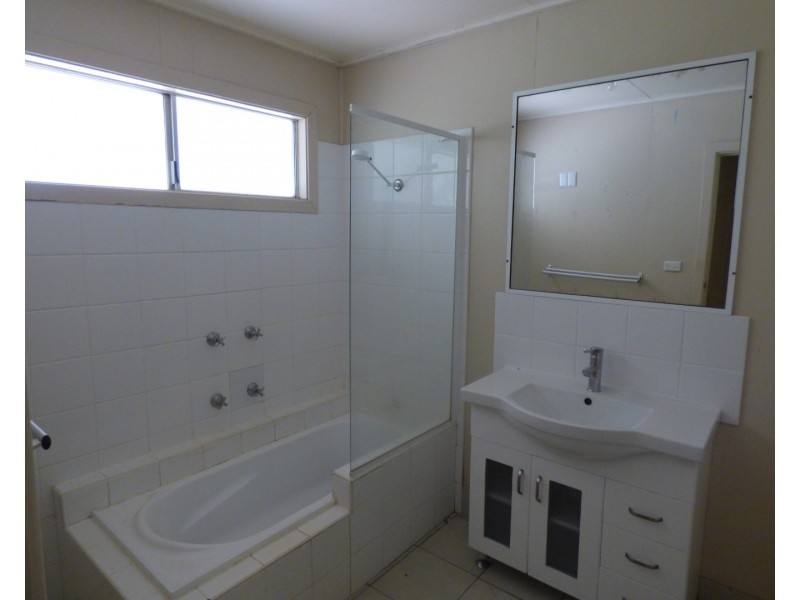 18 Andrew Street, St George QLD 4487