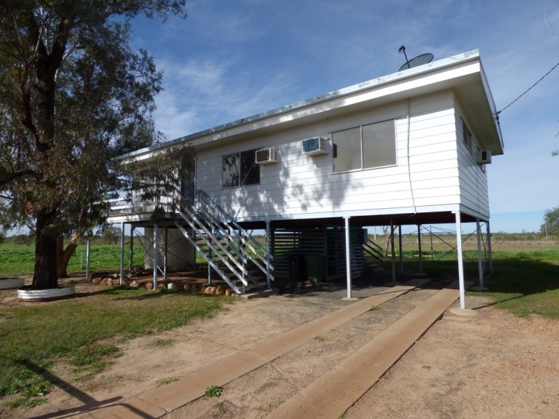 69 Railway Street, Dirranbandi QLD 4486