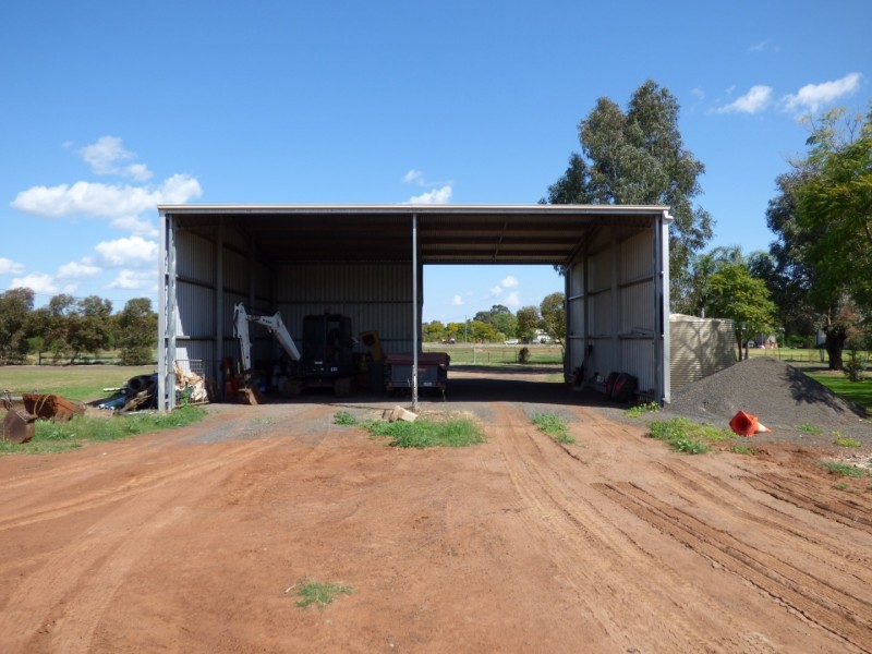 “Aqua Downs” Carnarvon Highway, St George QLD 4487