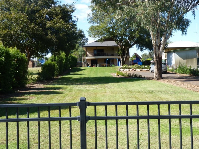 180 St Georges Terrace, St George QLD 4487