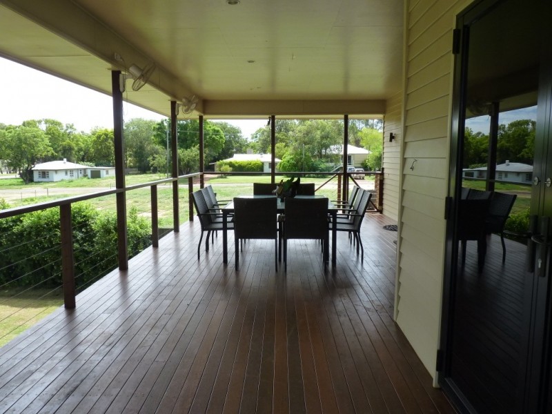 180 St Georges Terrace, St George QLD 4487