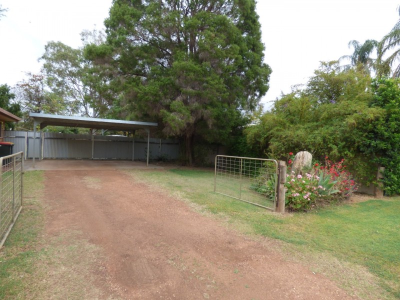 86 Barlee Street, St George QLD 4487