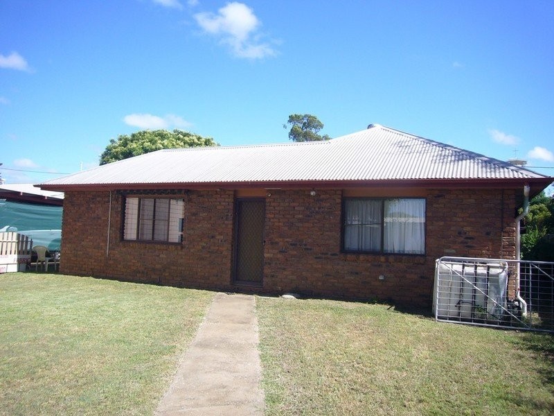 136 Victoria Street, St George QLD 4487