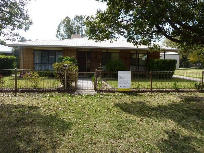 13 Howe Street, St George QLD 4487