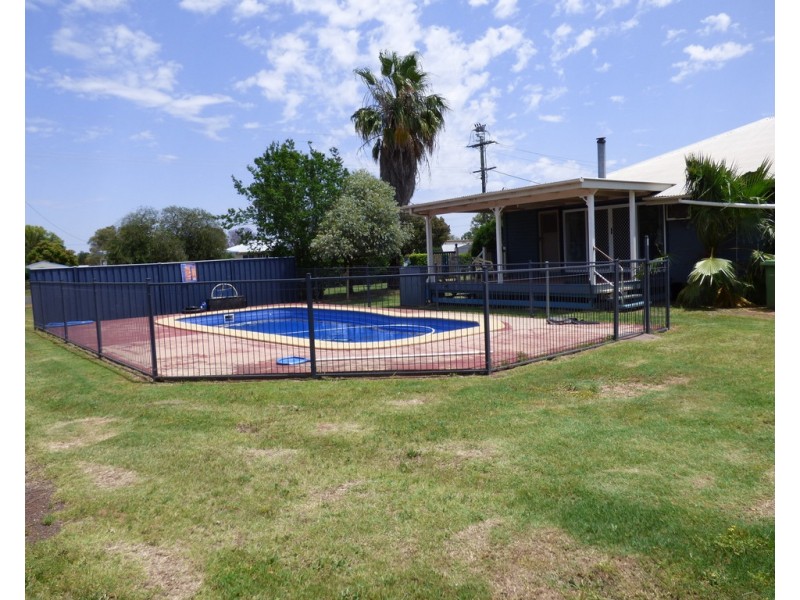 43 BARLEE STREET, St George QLD 4487