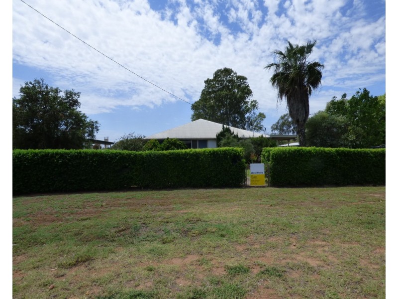 43 BARLEE STREET, St George QLD 4487