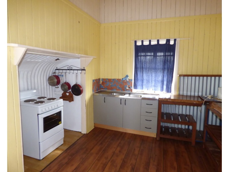 82 Alfred Street, St George QLD 4487