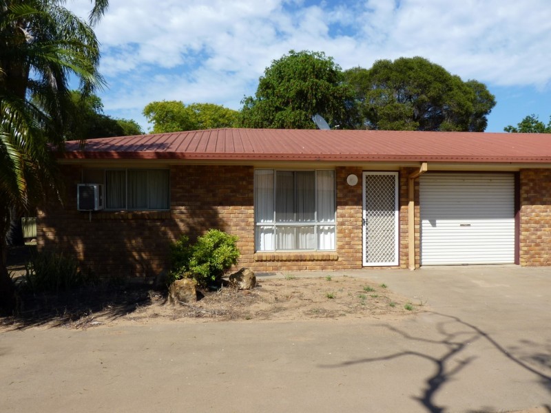 Unit 4, 11-13 Alfred Street, St George QLD 4487