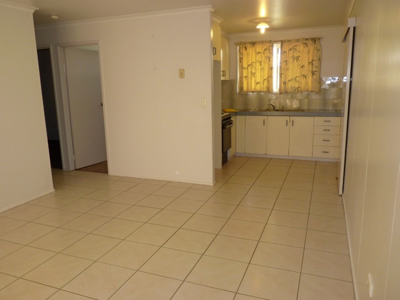 Unit 4, 11-13 Alfred Street, St George QLD 4487