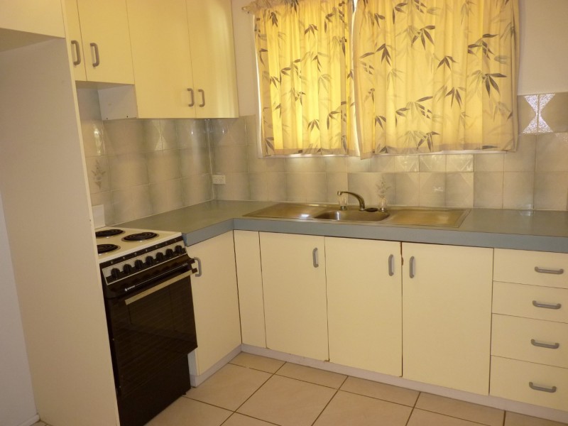 Unit 4, 11-13 Alfred Street, St George QLD 4487